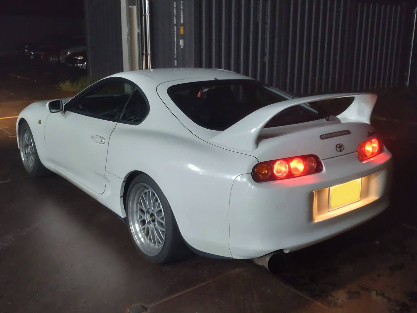 sketch-1759053430431